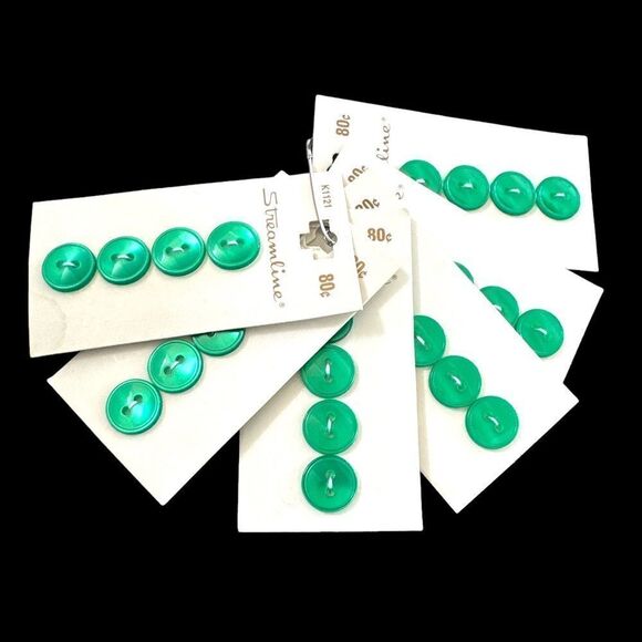 Lot of 24 green moon glow sew thru buttons 6 cards NOS 9/16th “ plastic - Picture 2 of 4